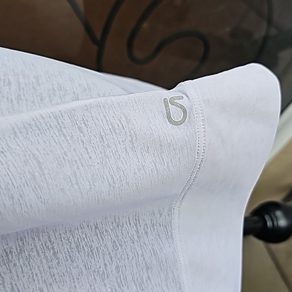 White short sleeve workout top - Picture 6 of 9